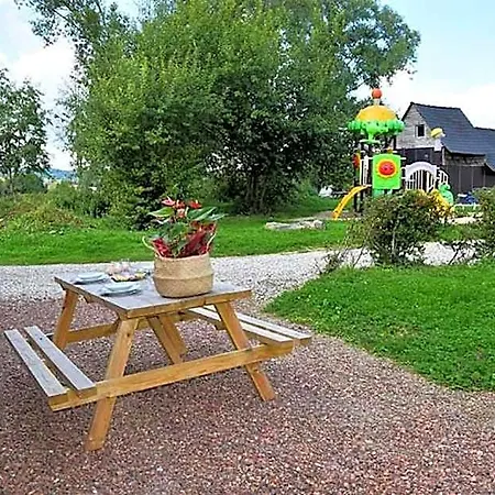 Hotel Village *